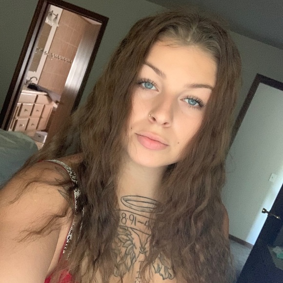 Meet your Posher, Chloe - Picture 1 of 1